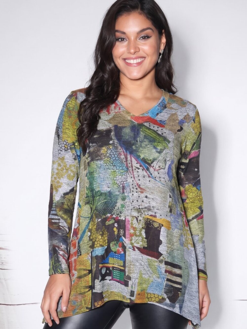 Inoah Wearable Art Long Sleeve V-Neck Bold Tunic - Picture 1 of 14